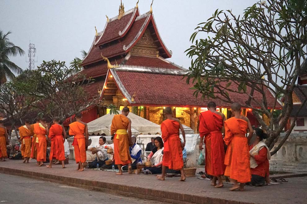 Monjes Luang Prabang