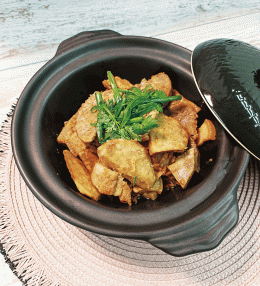 荔芋焖花腩Braised Pork Belly with Taro