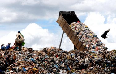 Maioria dos municípios do país tem dívidas com coleta de lixo