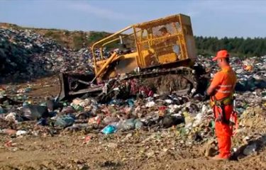 Cidades do Norte de SC gastam milhões para levar lixo a aterros a até 100 km de distância
