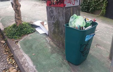 Moradores reclamam de falta de varrição e coleta de lixo no Itaim Bibi