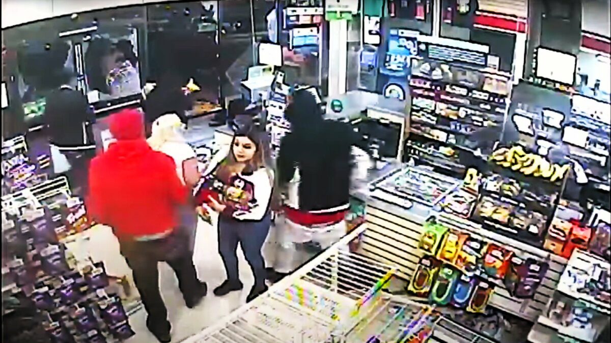 Looting Spree Targets 7-11 Store in Rio Linda Following Nearby Sideshow | Sacramento County cover