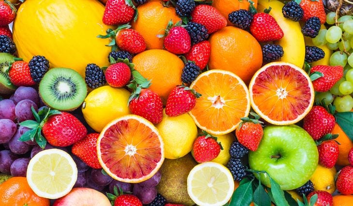 ماذا يحدث لو توقف الإنسان عن تناول جميع الأكلات ما عدا الفاكهة؟!