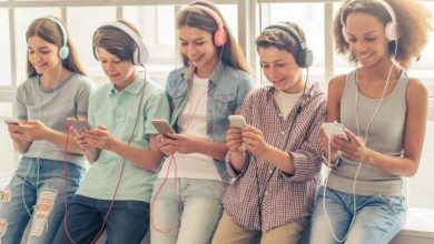 استخدام المراهقين للهواتف الذكية ليس مضرا بالصحة