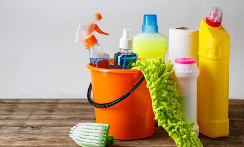أشهر منتجات تنظيف المنزل التي يحذر من خلطها يوما