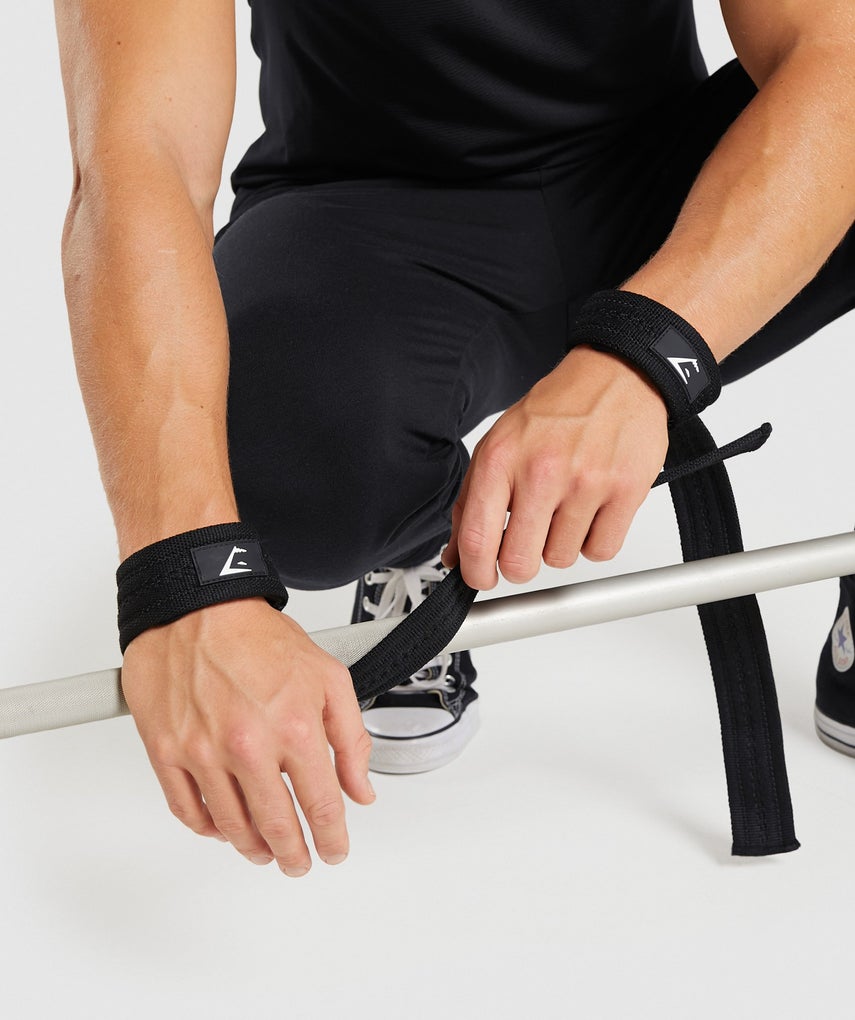 How do you wear wrist straps at the gym?