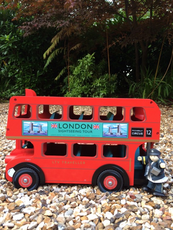 TV469 London Bus with Driver by Le Toy Van 003