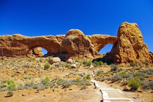 best-hikes-arches-north-and-south-window