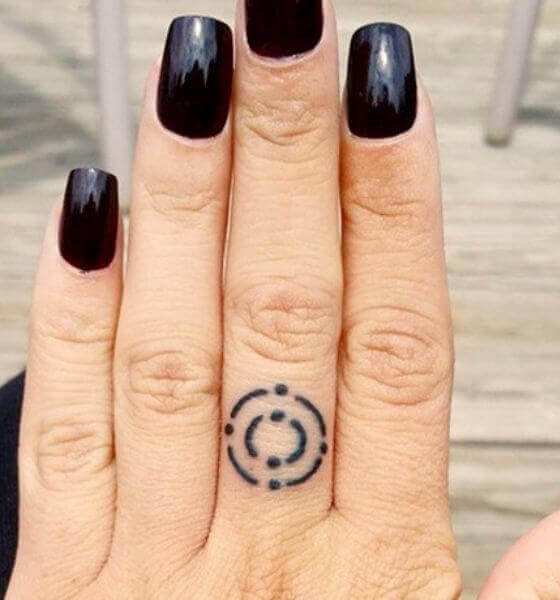 40 Best Finger Tattoo Ideas For Women | Unique Tattoo Designs For Female (23)