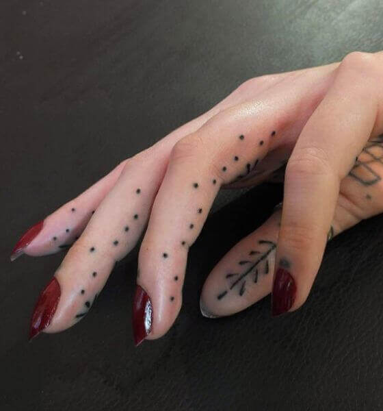 40 Best Finger Tattoo Ideas For Women | Unique Tattoo Designs For Female (17)