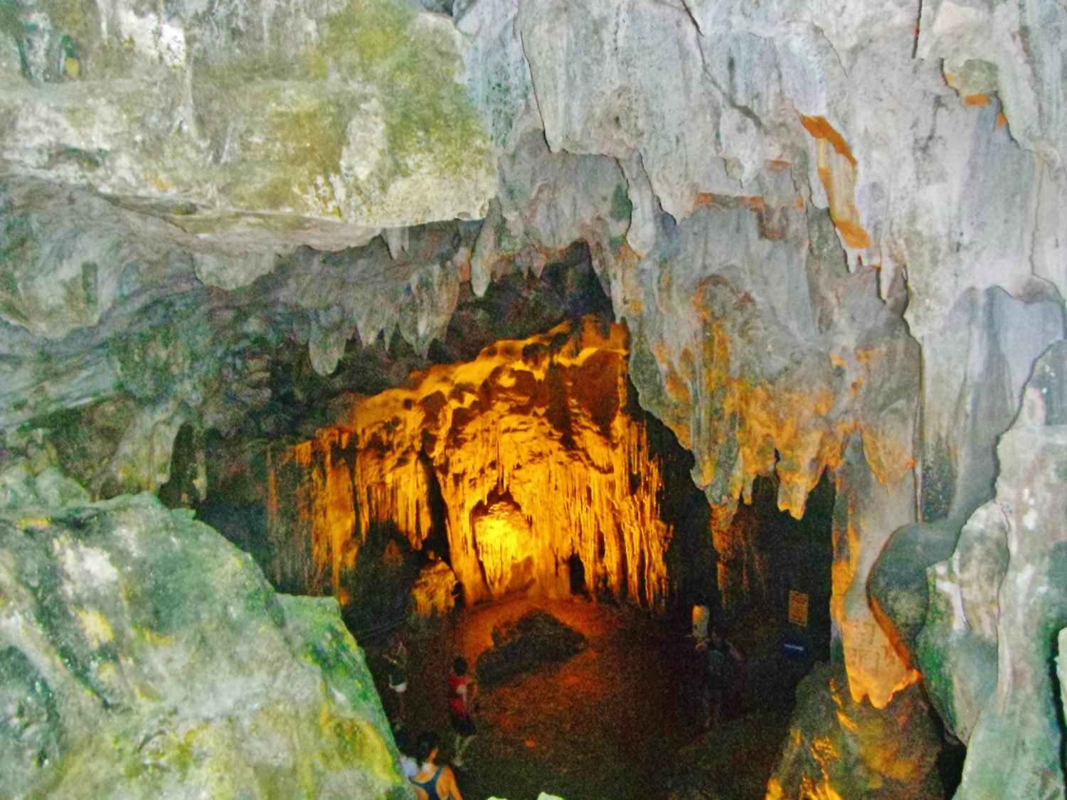 halong bay cave
