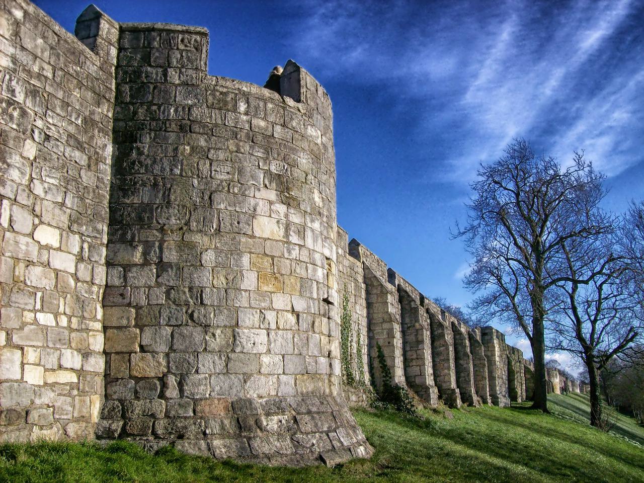 York city walls: guide to a weekend in York