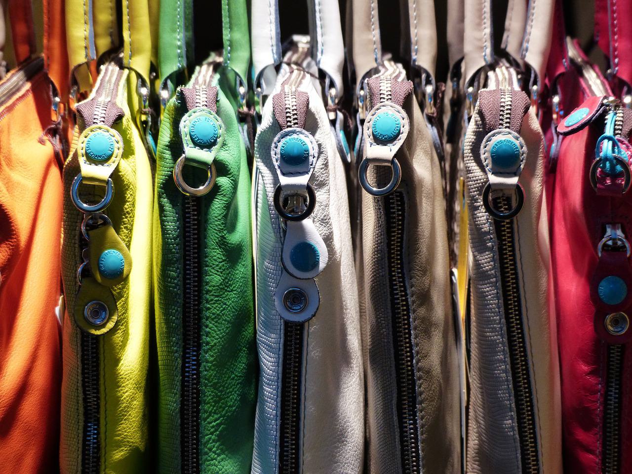 Culture in Dubai: handbag shopping in Karama