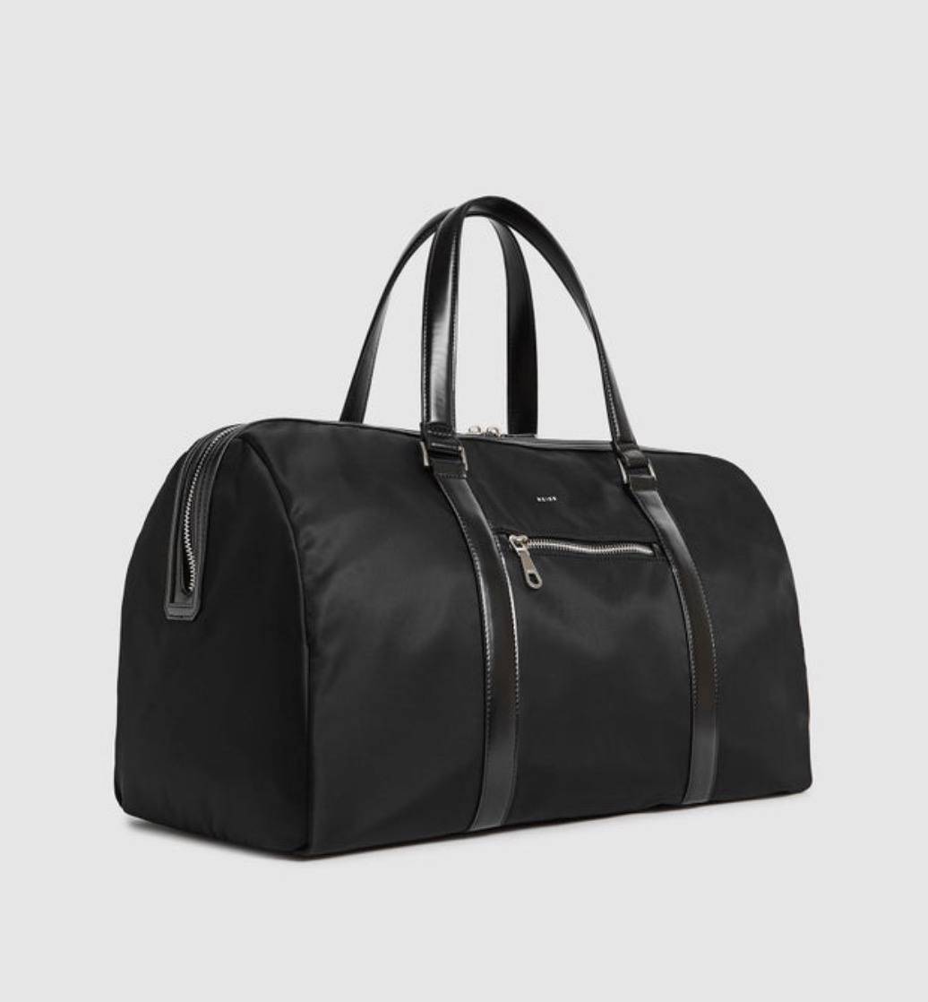 What to buy men who travel: sports holdall