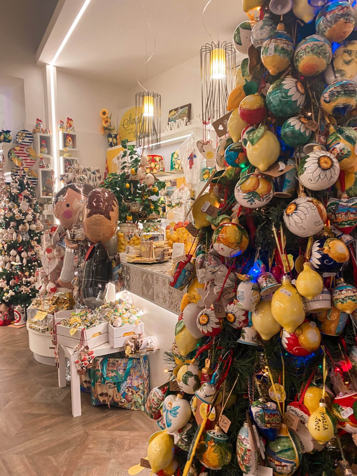 Christmas shop in Sorrento