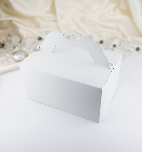 Svatební krabička na výslužku se srdíčky 185 × 135 × 95 mm 8ks Goldpress