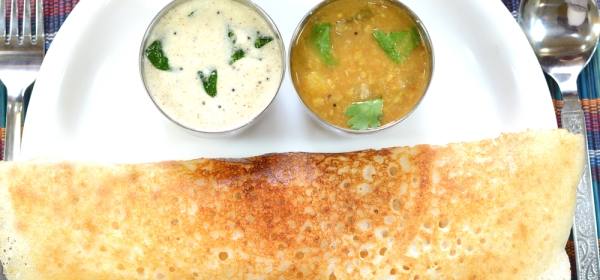 Vegetarian dosa serves with dips